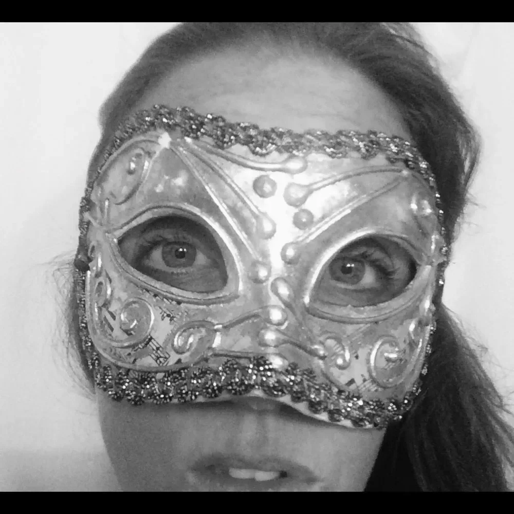 Hi, I’m Marisa:) @ FREEBIRDFANCY 😊 Like Listing to be notified when I Go LIVE! - Picture 6 of 8